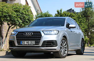 Позашляховик / Кросовер Audi Q7 2017 в Рівному
