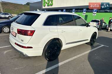 Внедорожник / Кроссовер Audi Q7 2017 в 