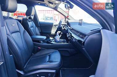 Внедорожник / Кроссовер Audi Q7 2017 в 