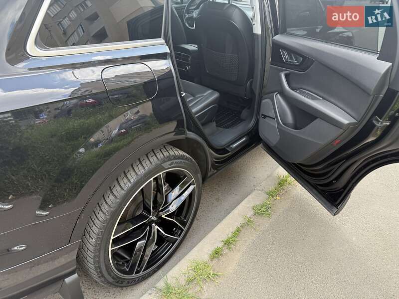 Внедорожник / Кроссовер Audi Q7 2017 в Одессе