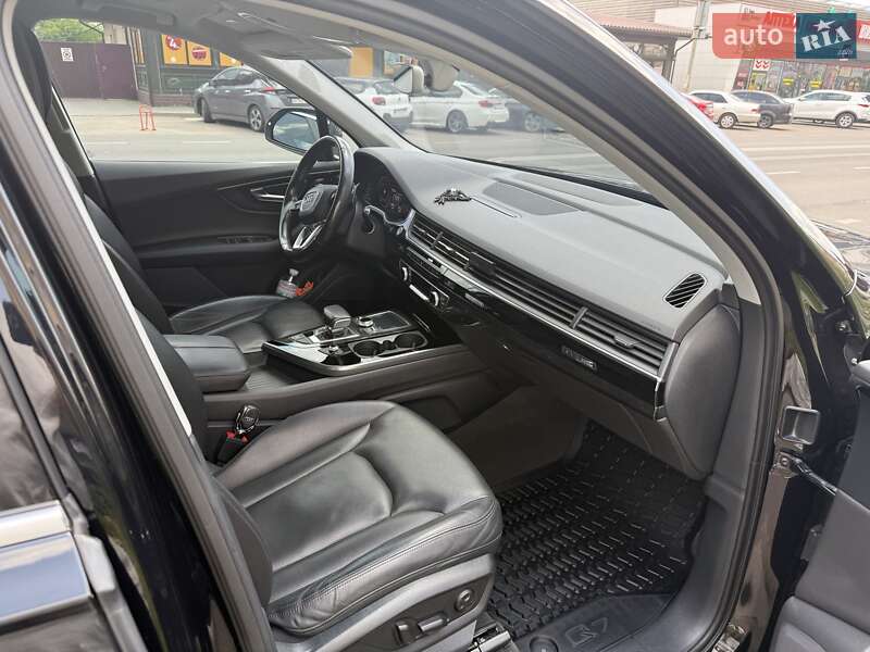 Внедорожник / Кроссовер Audi Q7 2017 в Одессе
