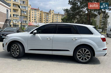Внедорожник / Кроссовер Audi Q7 2017 в 