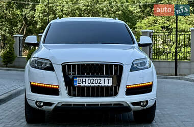 Позашляховик / Кросовер Audi Q7 2014 в 