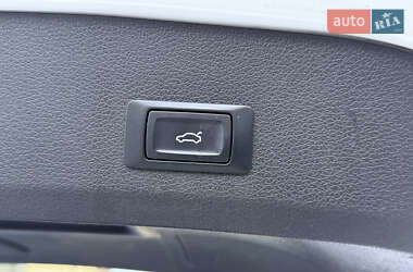 Позашляховик / Кросовер Audi Q7 2014 в 