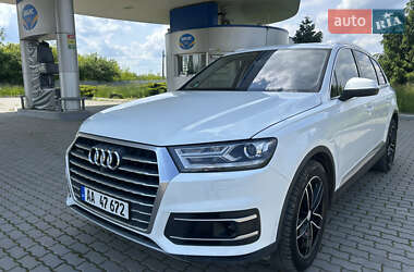 Внедорожник / Кроссовер Audi Q7 2015 в 
