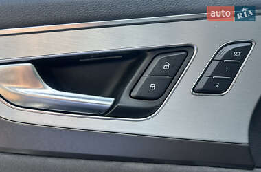 Внедорожник / Кроссовер Audi Q7 2015 в 