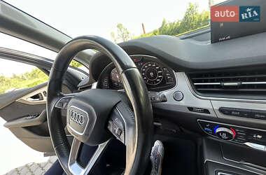 Внедорожник / Кроссовер Audi Q7 2015 в 