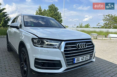 Внедорожник / Кроссовер Audi Q7 2015 в 