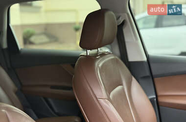Внедорожник / Кроссовер Audi Q7 2015 в 