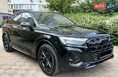 Внедорожник / Кроссовер Audi Q7 2024 в 