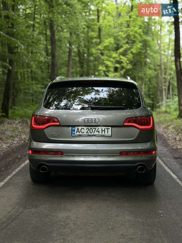 Позашляховик / Кросовер Audi Q7 2013 в Луцьку