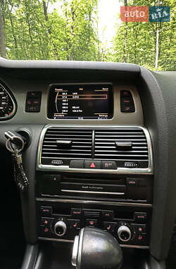 Внедорожник / Кроссовер Audi Q7 2013 в 