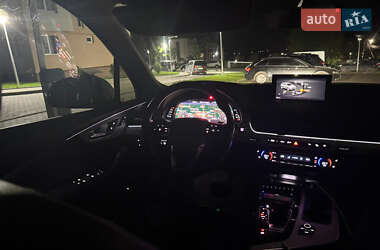 Позашляховик / Кросовер Audi Q7 2018 в 