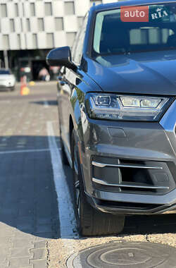 Внедорожник / Кроссовер Audi Q7 2015 в 