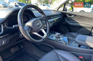 Внедорожник / Кроссовер Audi Q7 2015 в 