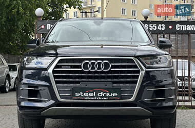 Внедорожник / Кроссовер Audi Q7 2017 в 