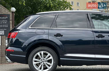 Внедорожник / Кроссовер Audi Q7 2017 в 
