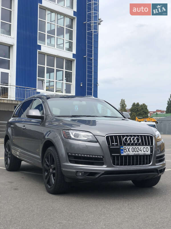 Внедорожник / Кроссовер Audi Q7 2015 в 