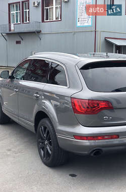 Внедорожник / Кроссовер Audi Q7 2015 в 