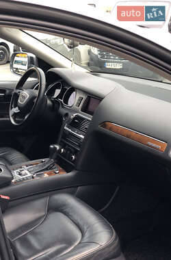 Внедорожник / Кроссовер Audi Q7 2015 в 