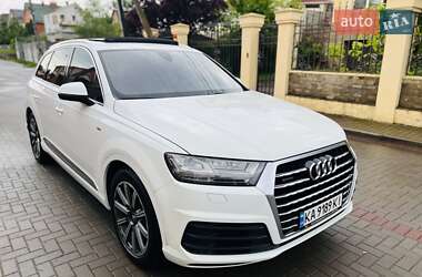Внедорожник / Кроссовер Audi Q7 2015 в 