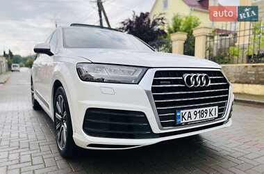 Внедорожник / Кроссовер Audi Q7 2015 в 