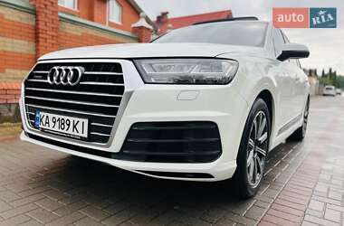 Внедорожник / Кроссовер Audi Q7 2015 в 
