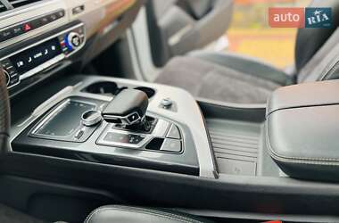 Внедорожник / Кроссовер Audi Q7 2015 в 