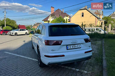 Позашляховик / Кросовер Audi Q7 2018 в 