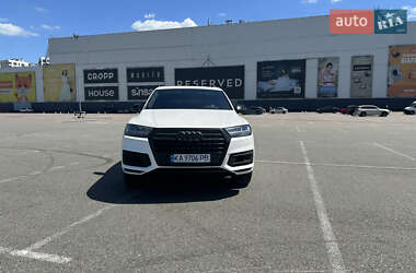 Внедорожник / Кроссовер Audi Q7 2017 в 