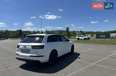 Внедорожник / Кроссовер Audi Q7 2017 в 