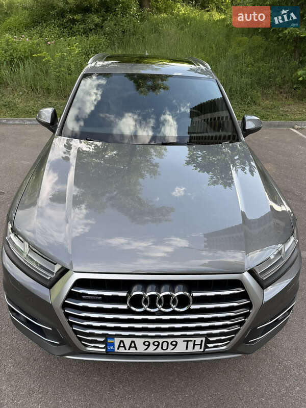 Позашляховик / Кросовер Audi Q7 2017 в Києві