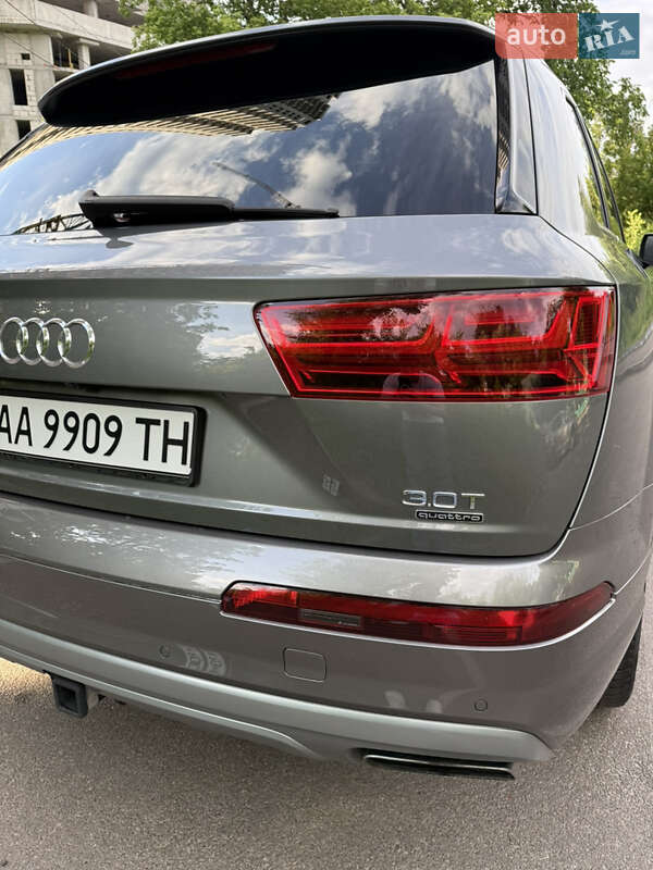 Позашляховик / Кросовер Audi Q7 2017 в Києві