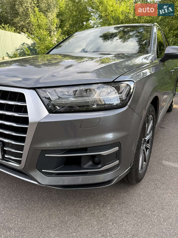 Позашляховик / Кросовер Audi Q7 2017 в Києві