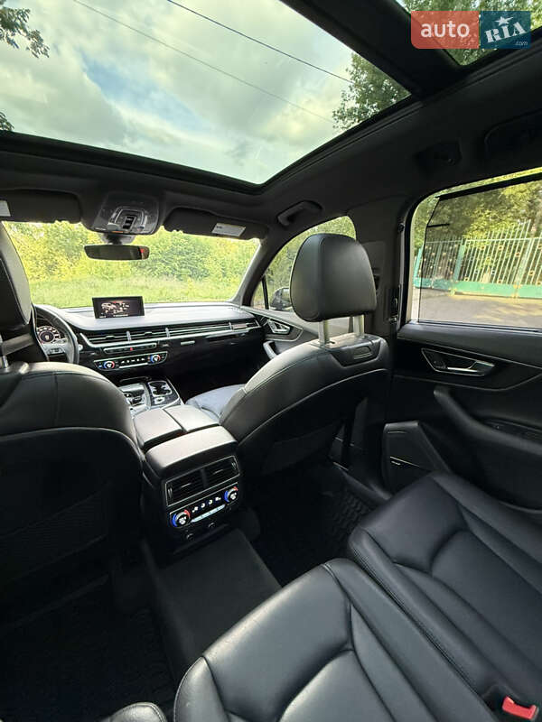 Позашляховик / Кросовер Audi Q7 2017 в Києві