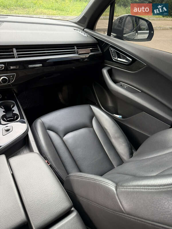 Позашляховик / Кросовер Audi Q7 2017 в Києві