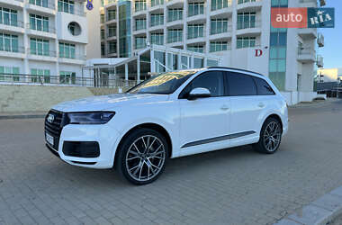 Внедорожник / Кроссовер Audi Q7 2018 в 