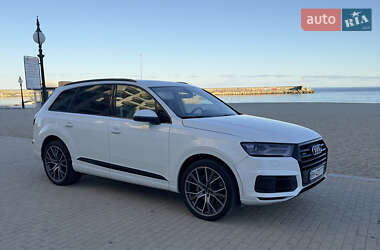 Внедорожник / Кроссовер Audi Q7 2018 в 