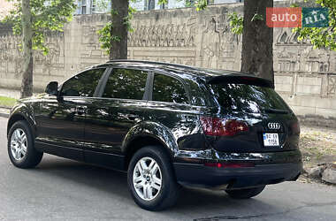 Внедорожник / Кроссовер Audi Q7 2007 в 