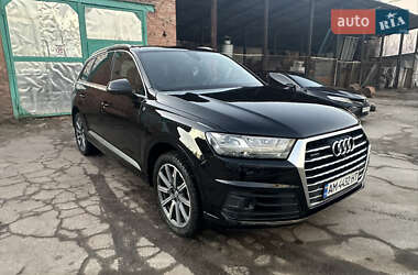 Внедорожник / Кроссовер Audi Q7 2017 в 