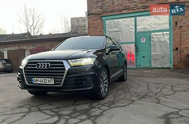 Внедорожник / Кроссовер Audi Q7 2017 в 