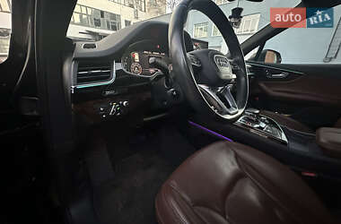 Внедорожник / Кроссовер Audi Q7 2017 в 