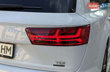 Позашляховик / Кросовер Audi Q7 2016 в 