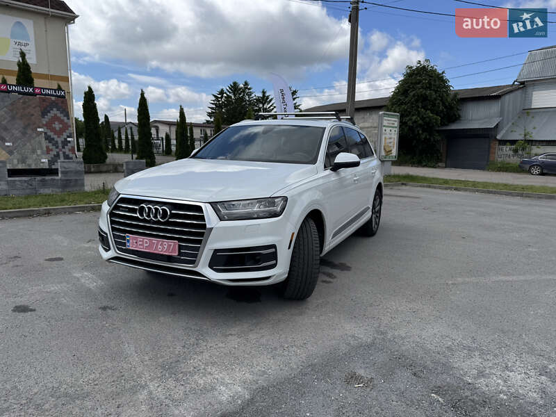 Внедорожник / Кроссовер Audi Q7 2017 в 