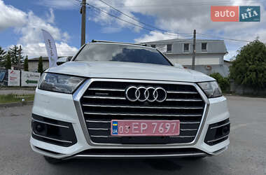 Внедорожник / Кроссовер Audi Q7 2017 в 