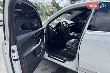 Внедорожник / Кроссовер Audi Q7 2017 в 