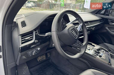 Внедорожник / Кроссовер Audi Q7 2017 в 