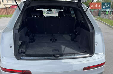 Внедорожник / Кроссовер Audi Q7 2017 в 