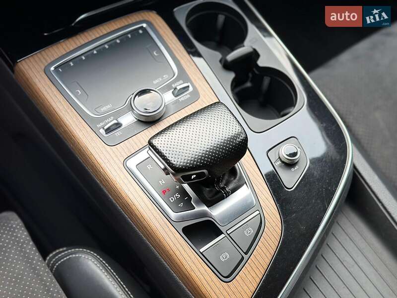 Внедорожник / Кроссовер Audi Q7 2016 в Одессе