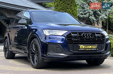 Внедорожник / Кроссовер Audi Q7 2021 в 